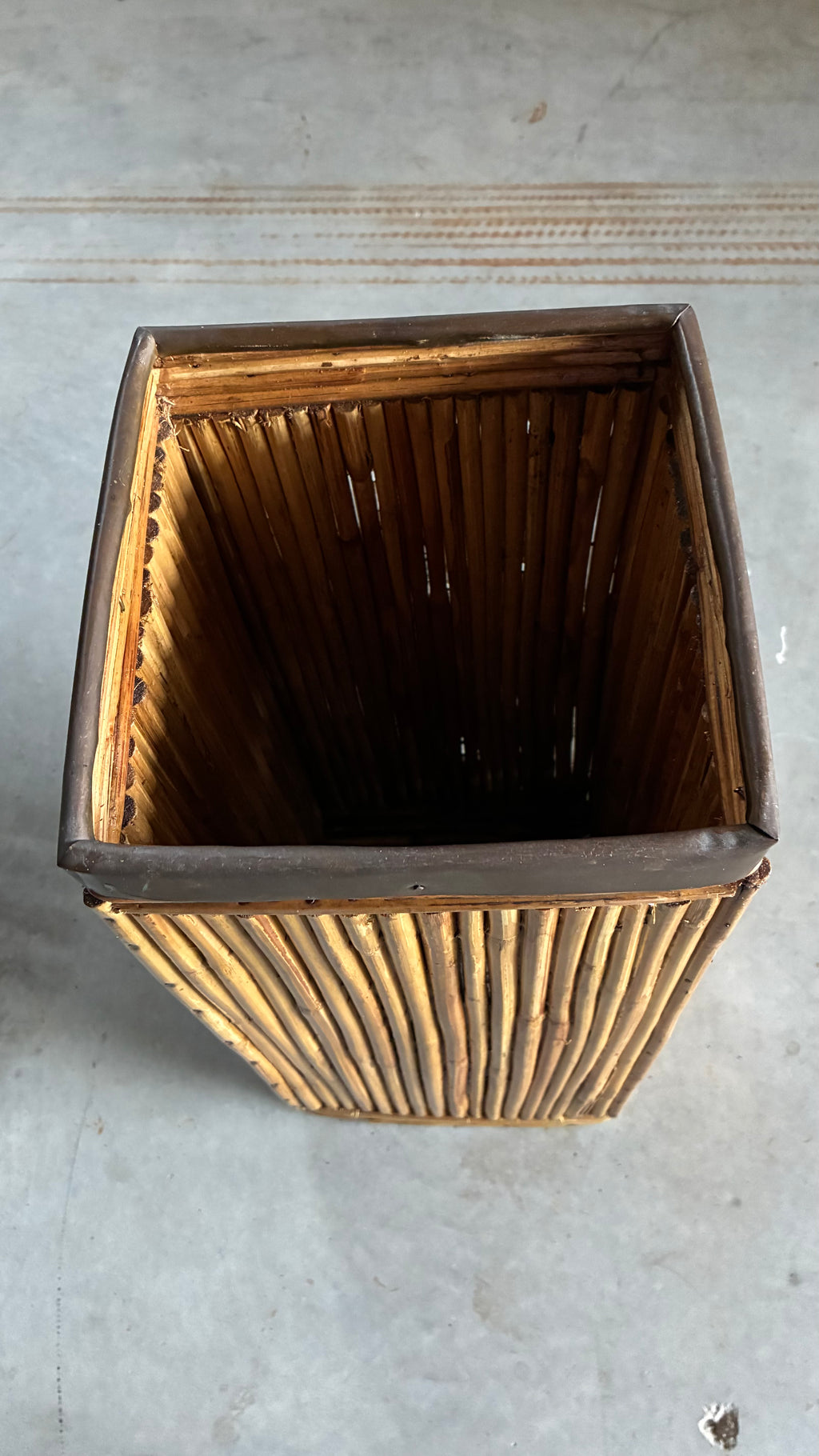 ITALIAN VINTAGE PENCIL REED UMBRELLA STAND