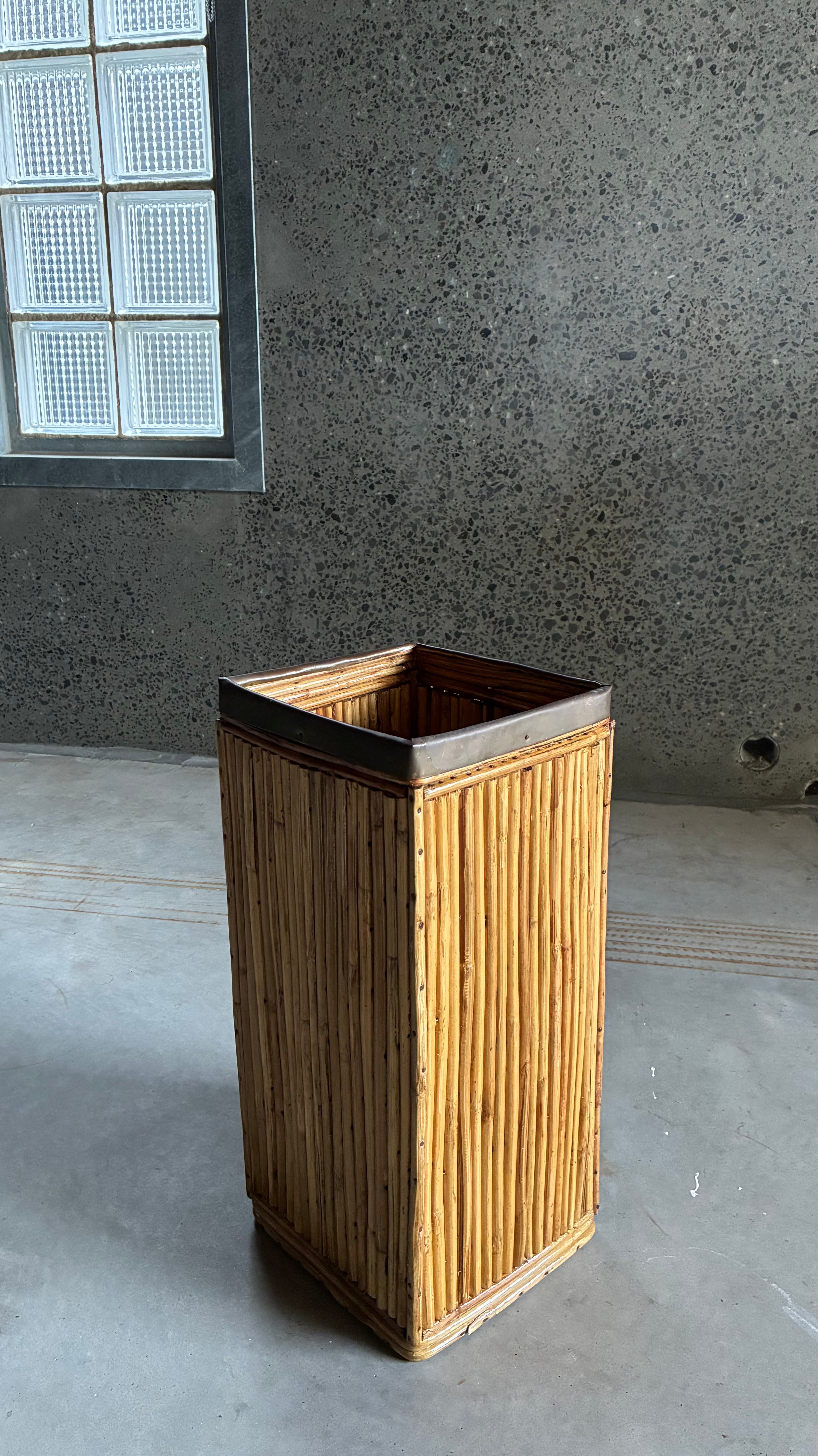 ITALIAN VINTAGE PENCIL REED UMBRELLA STAND