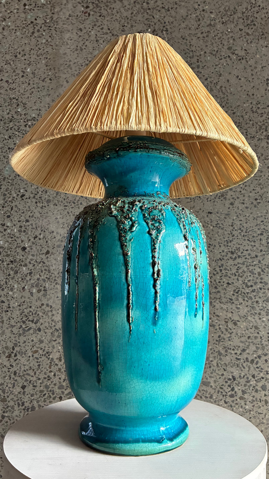 FAT LAVA CERAMIC TABLE LAMP
