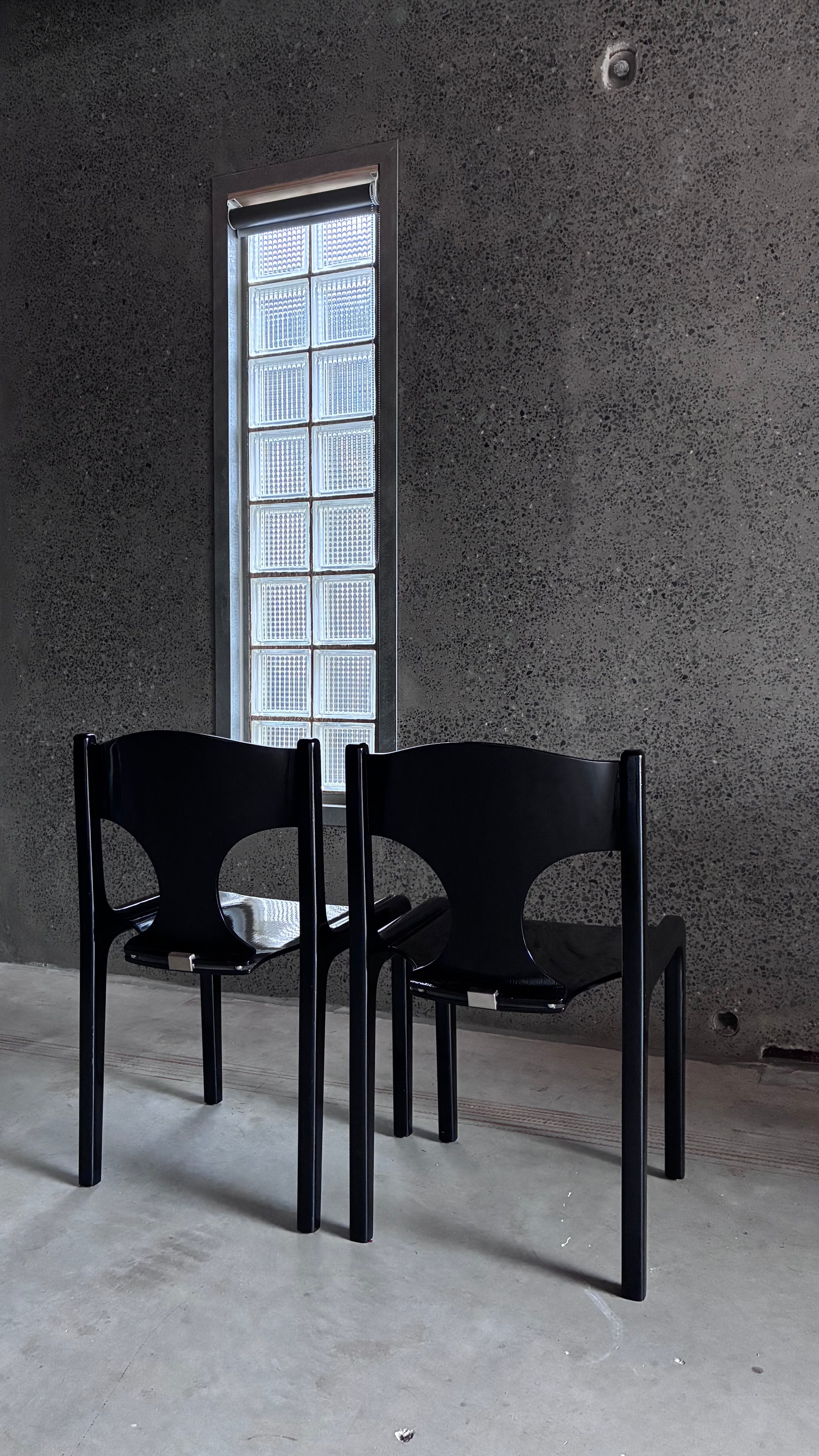 BLACK LACQUERED CHAIRS BY AUGUSTO SAVINI FOR POZZI (PAIR)