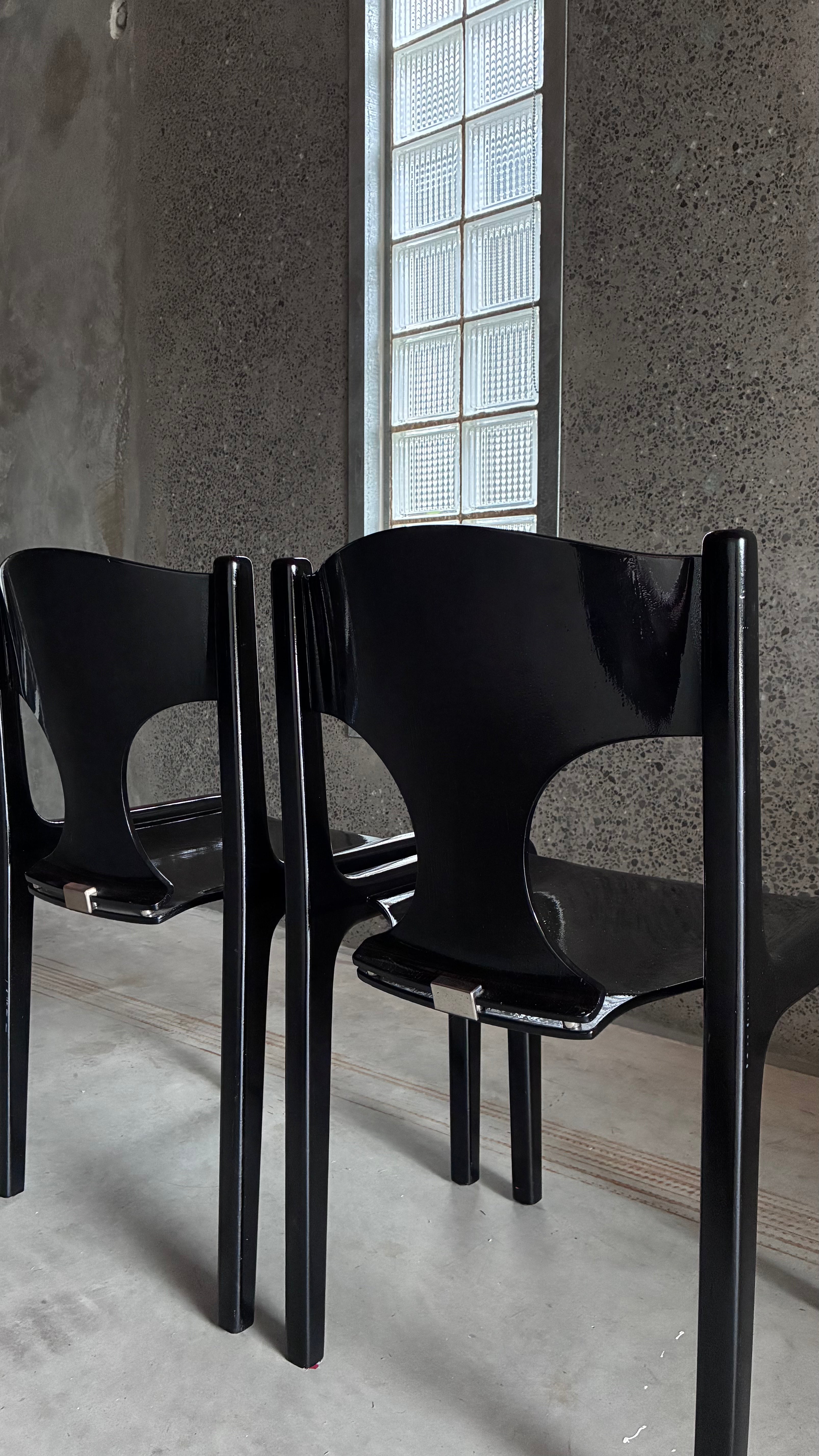 BLACK LACQUERED CHAIRS BY AUGUSTO SAVINI FOR POZZI (PAIR)