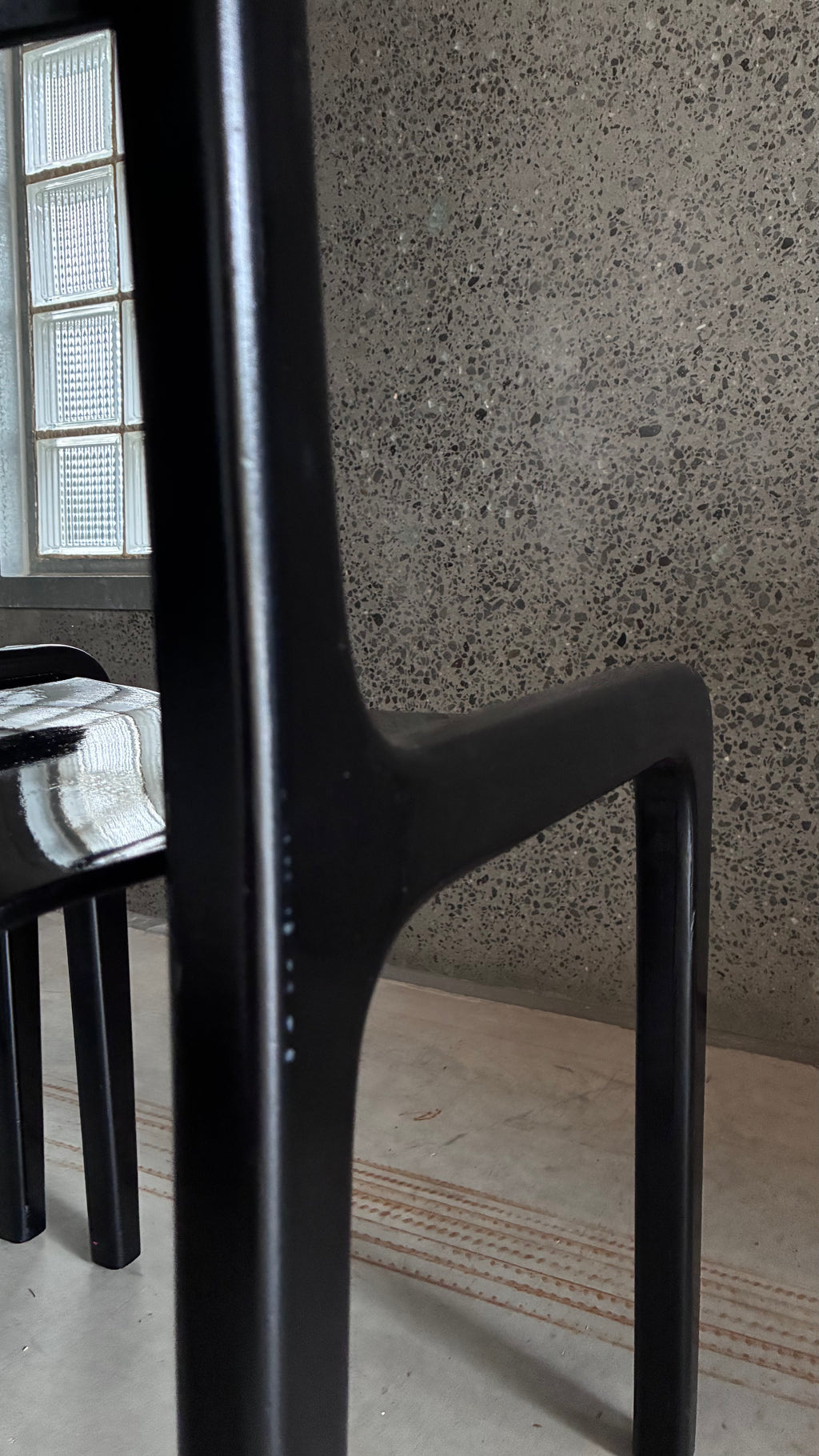 BLACK LACQUERED CHAIRS BY AUGUSTO SAVINI FOR POZZI (PAIR)