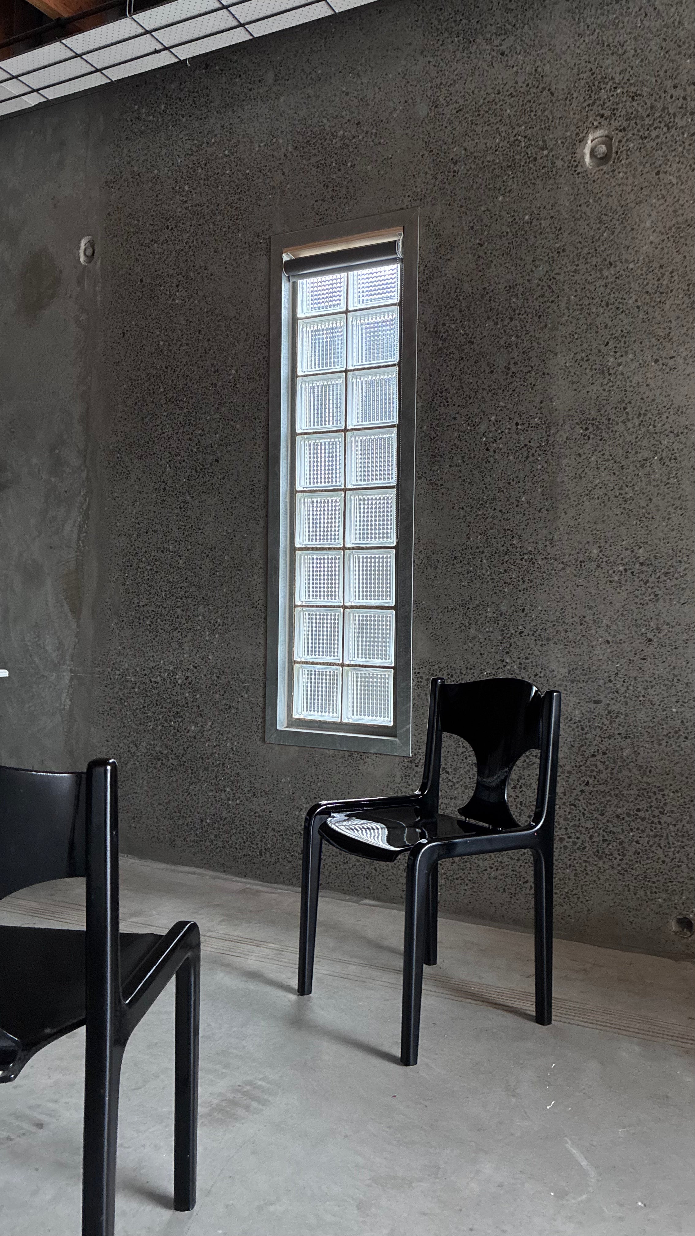 BLACK LACQUERED CHAIRS BY AUGUSTO SAVINI FOR POZZI (PAIR)
