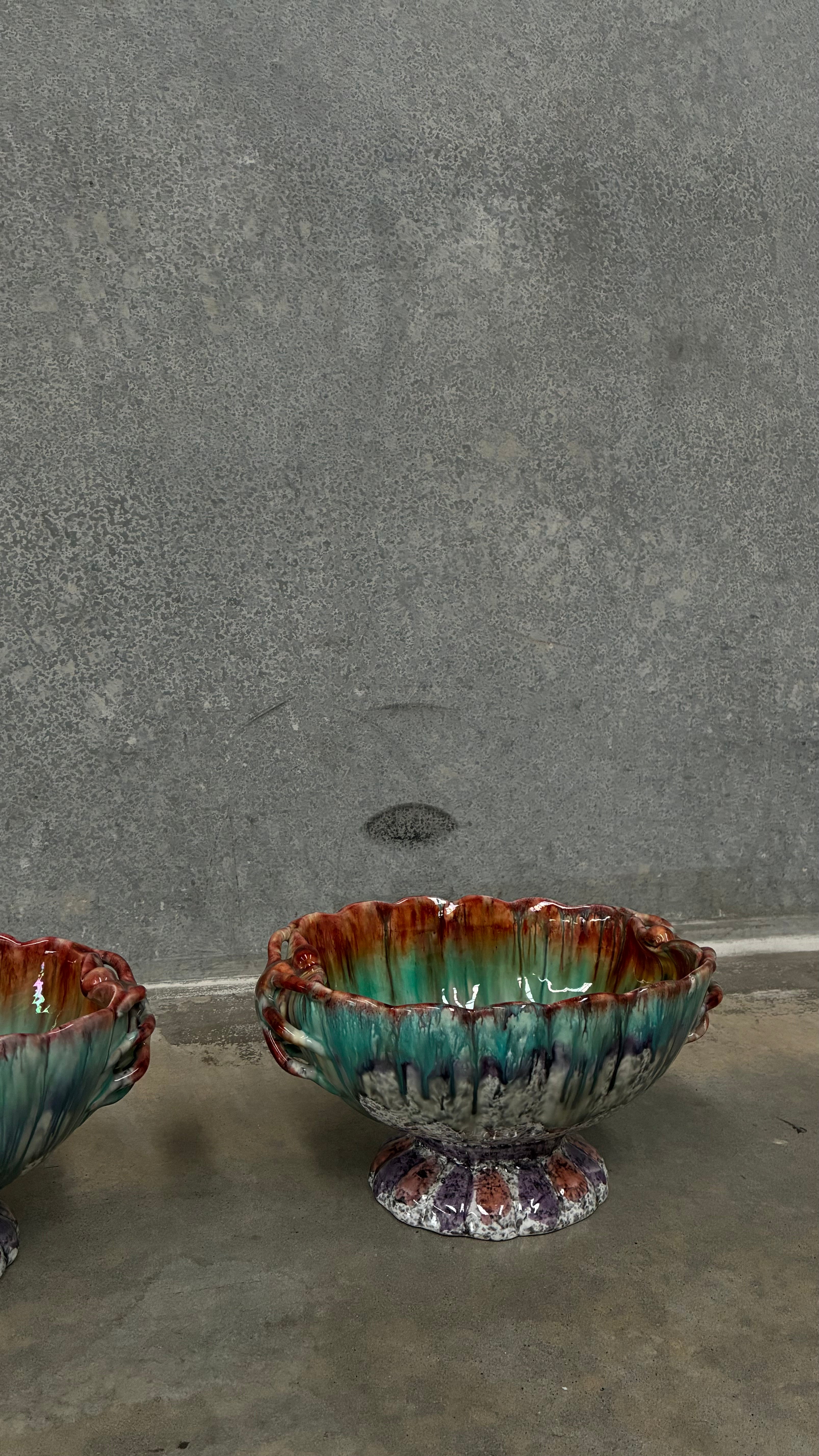 Pair of Italian Fratelli Fanciullacci Majolica Pedestal Bowls 1970s