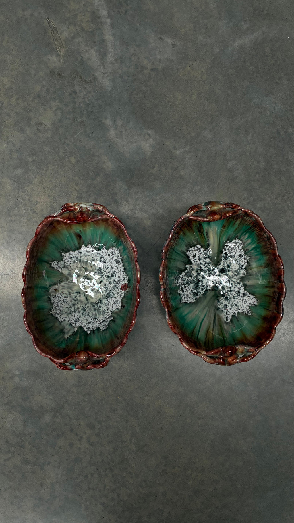 Pair of Italian Fratelli Fanciullacci Majolica Pedestal Bowls 1970s