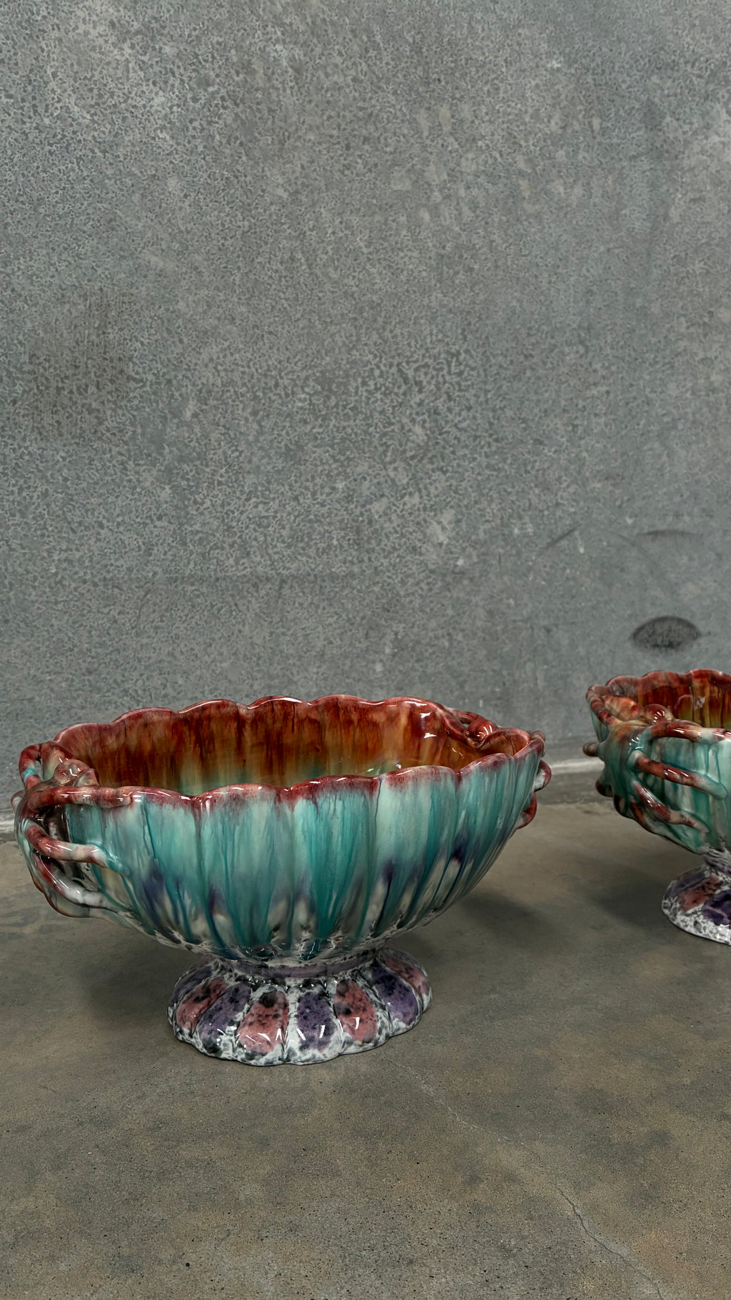 Pair of Italian Fratelli Fanciullacci Majolica Pedestal Bowls 1970s