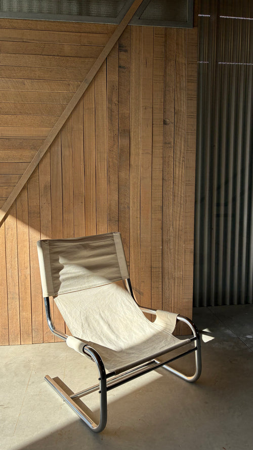 BAUHAUS-STYLE CANTILEVER CHAIR