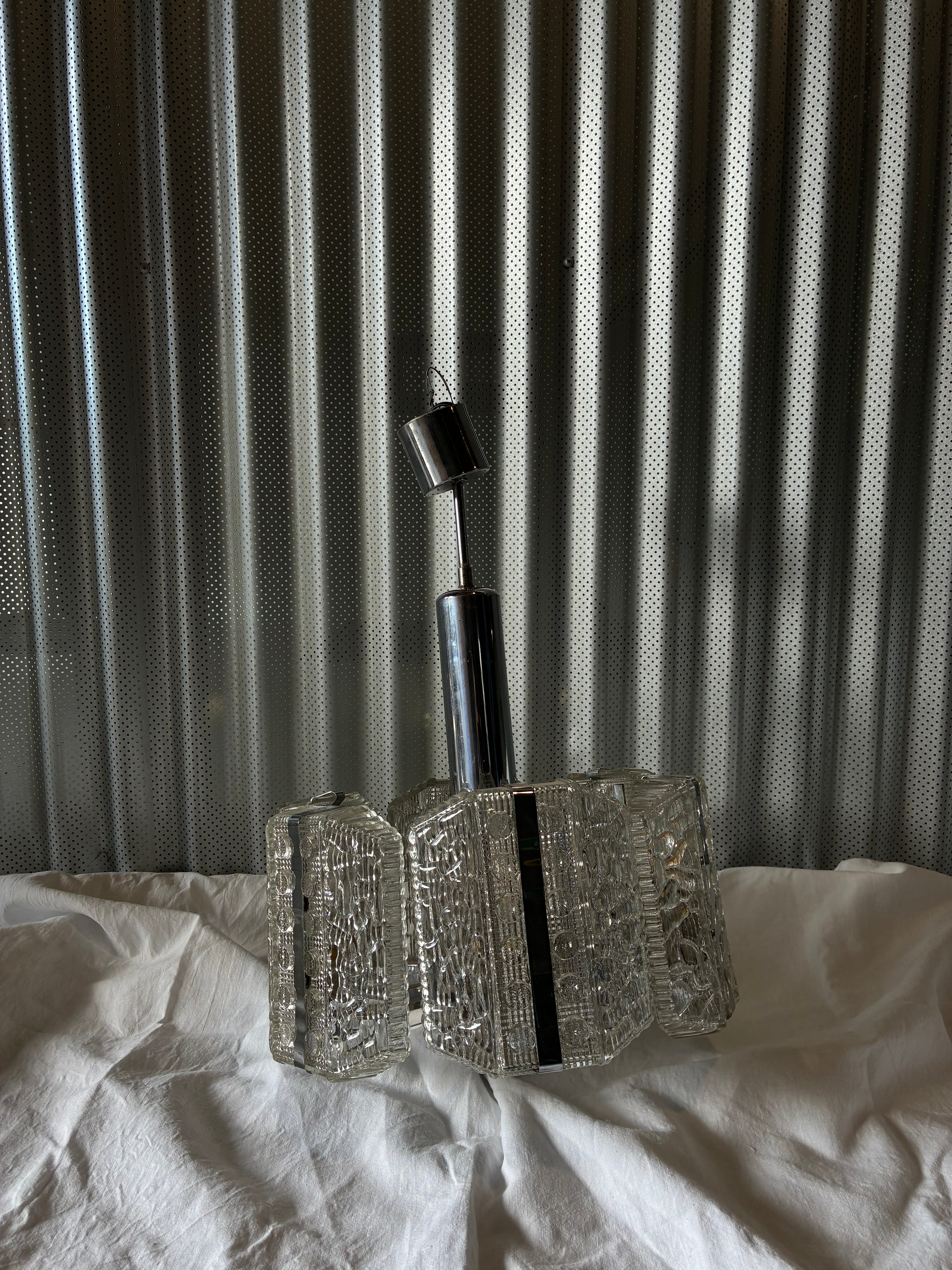 1970S VINTAGE GLASS AND CHROME PENDANT LIGHT