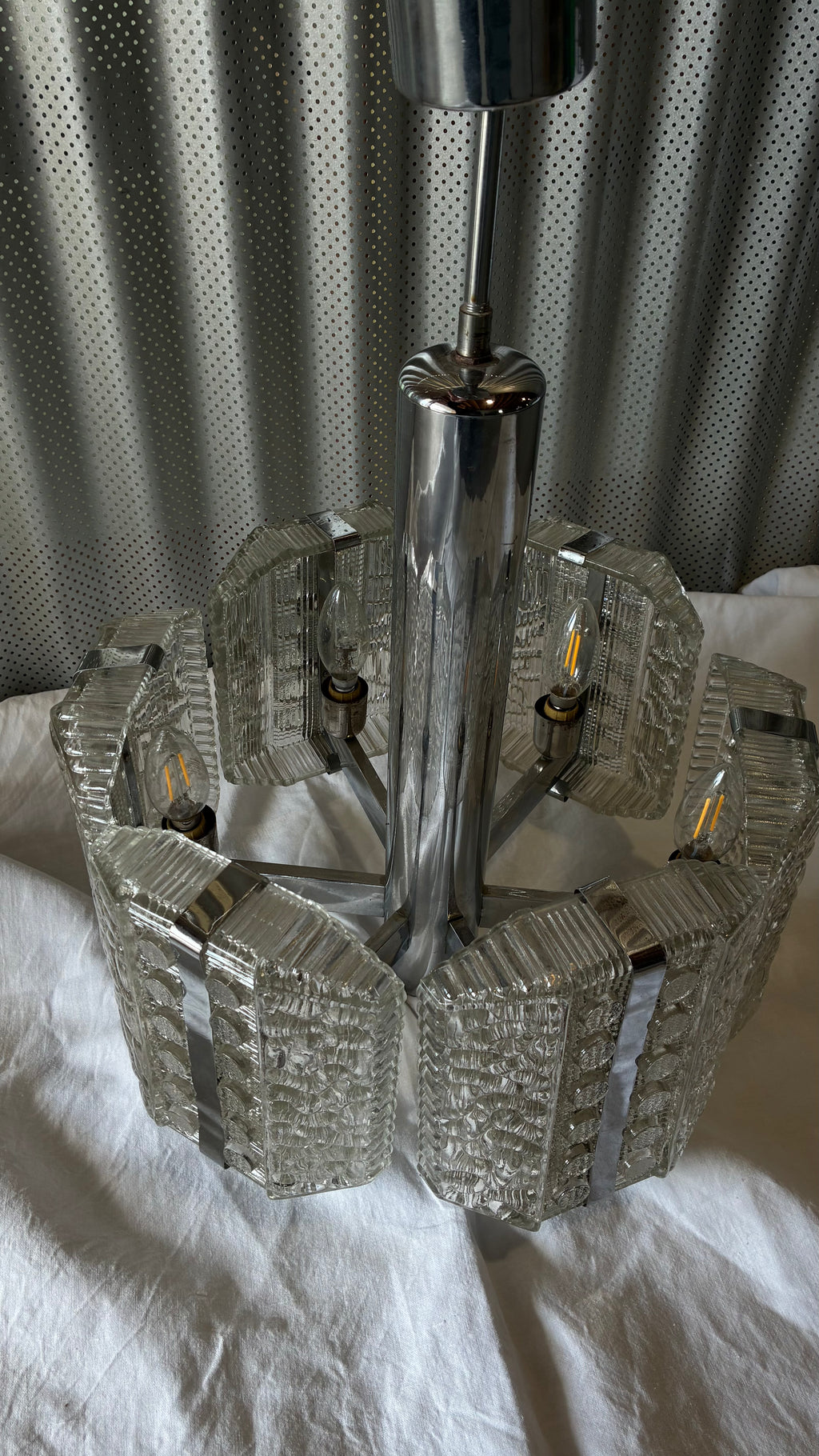 1970S VINTAGE GLASS AND CHROME PENDANT LIGHT
