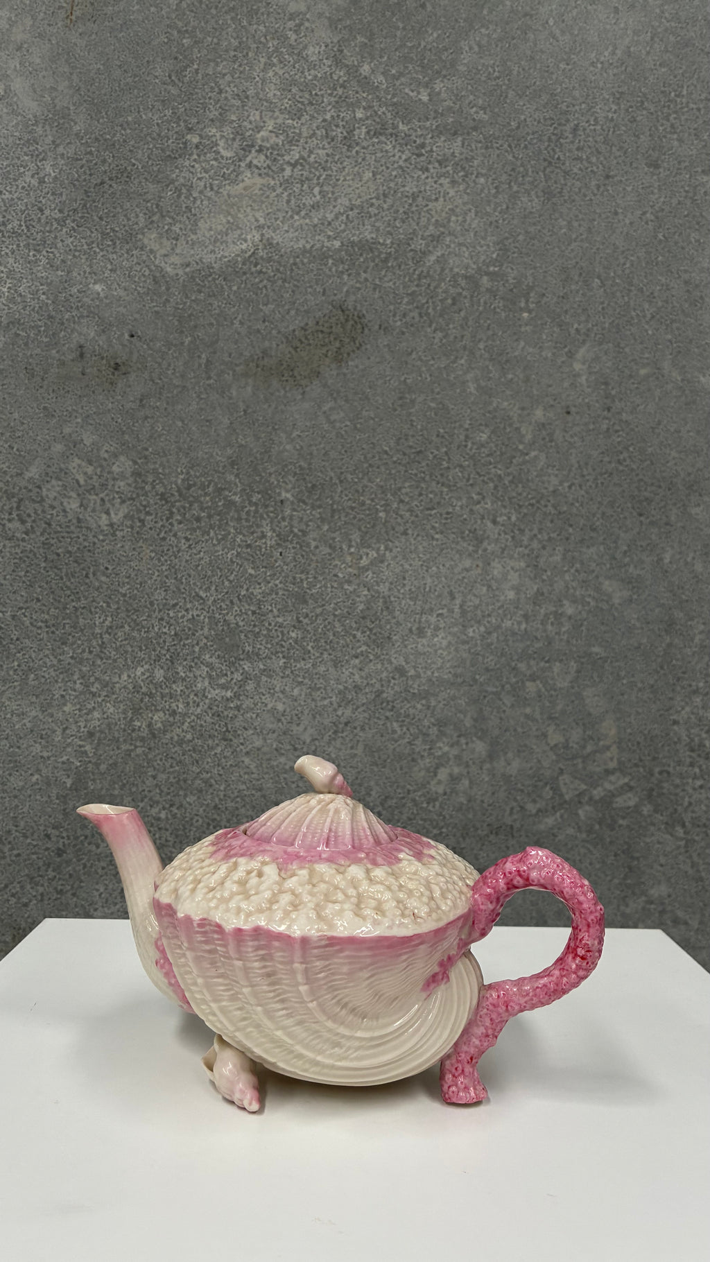 Shell Form Majolica Teapot by Keller & Guérin, Lunéville France 1910