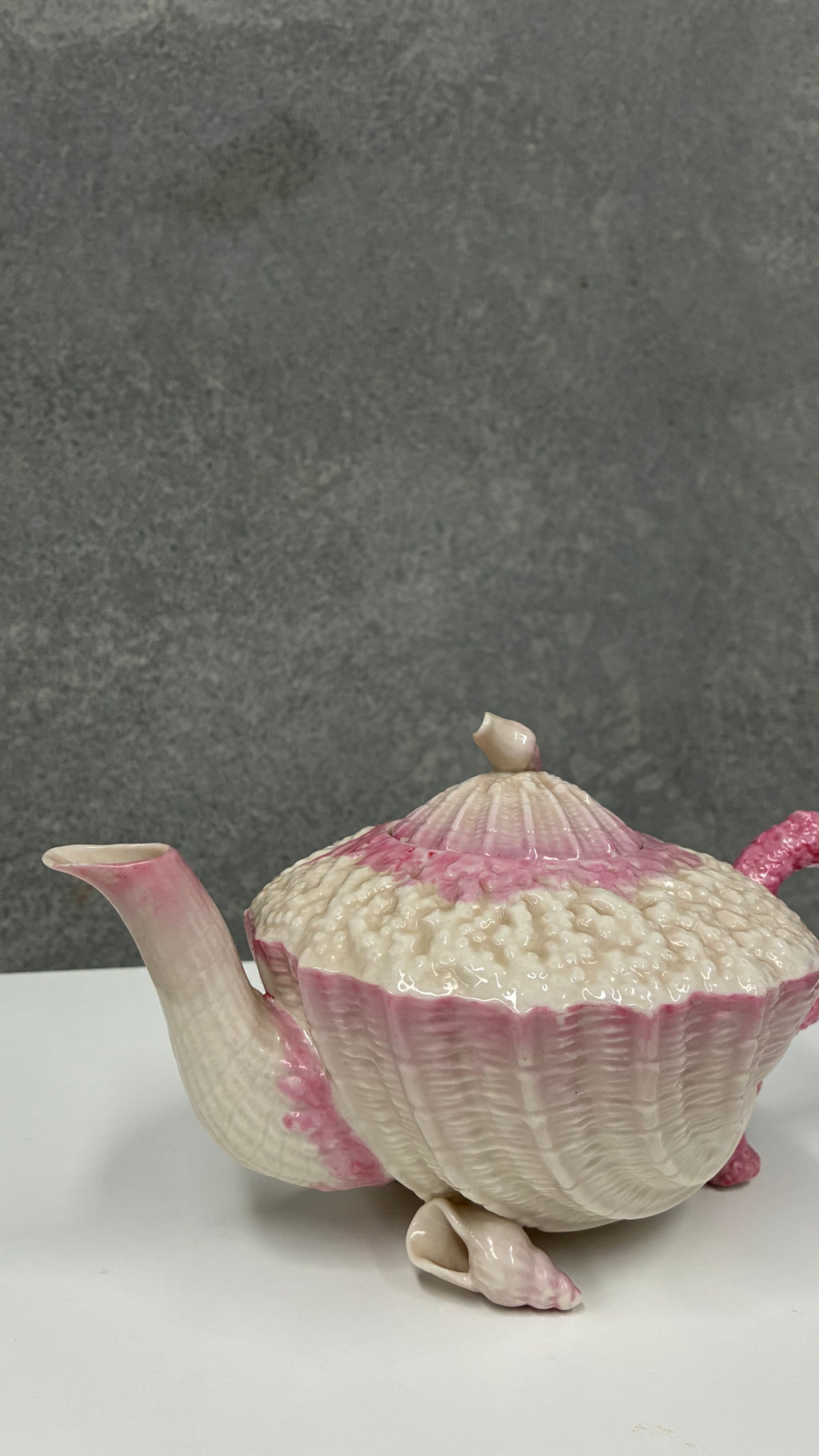 Shell Form Majolica Teapot by Keller & Guérin, Lunéville France 1910