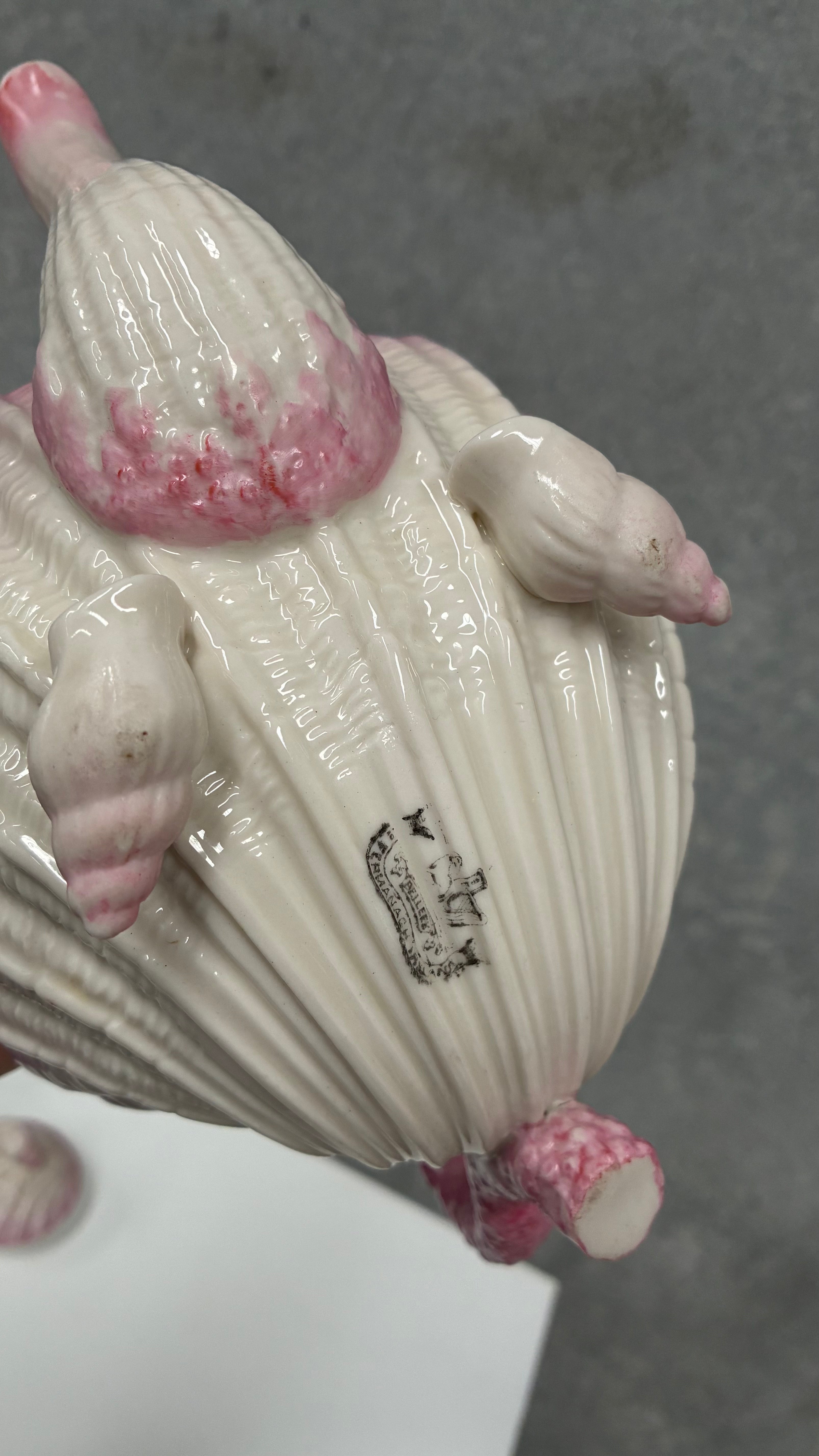 Shell Form Majolica Teapot by Keller & Guérin, Lunéville France 1910