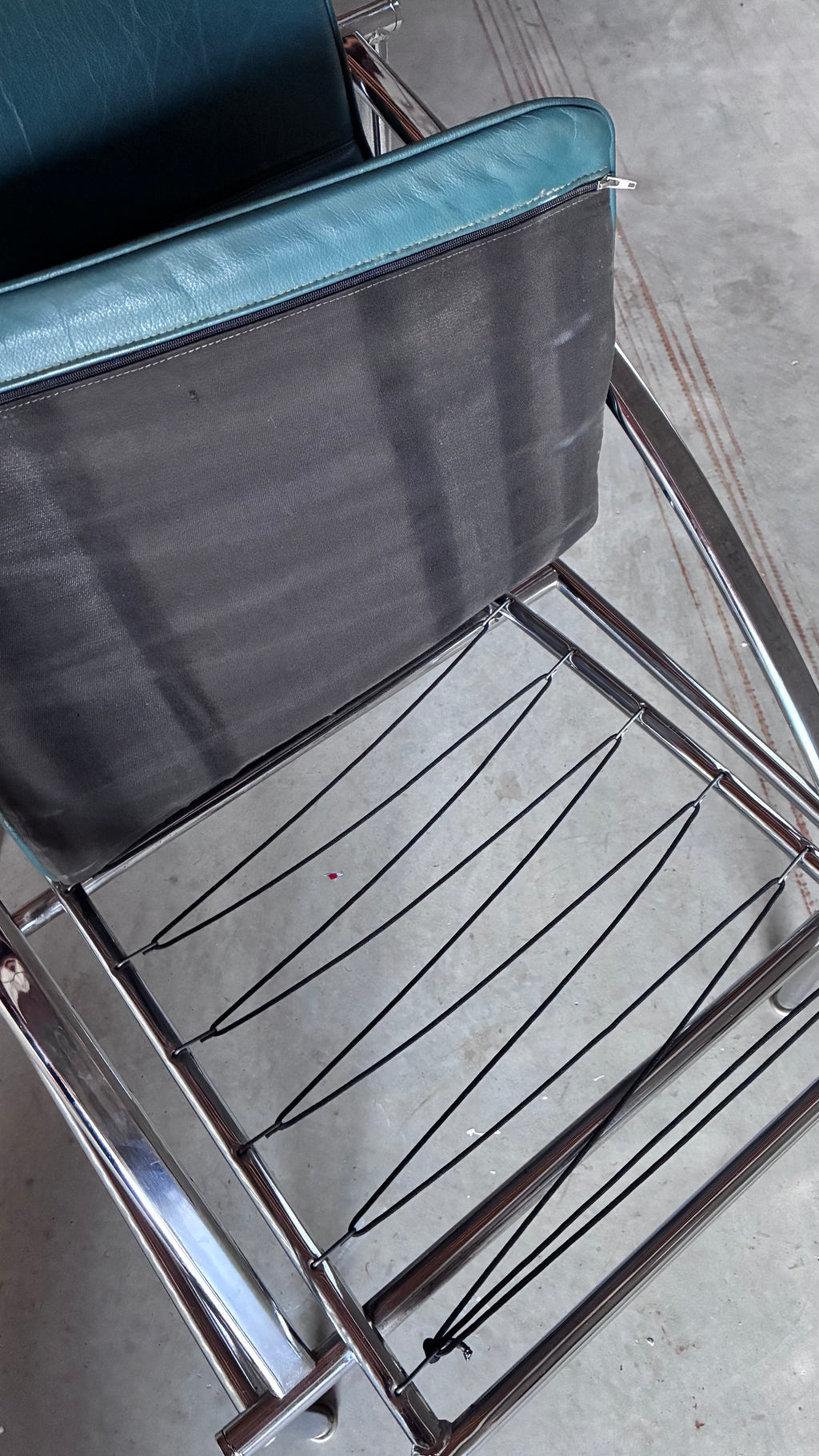 CHROME AND LEATHER LOUNGE CHAIR 1970s