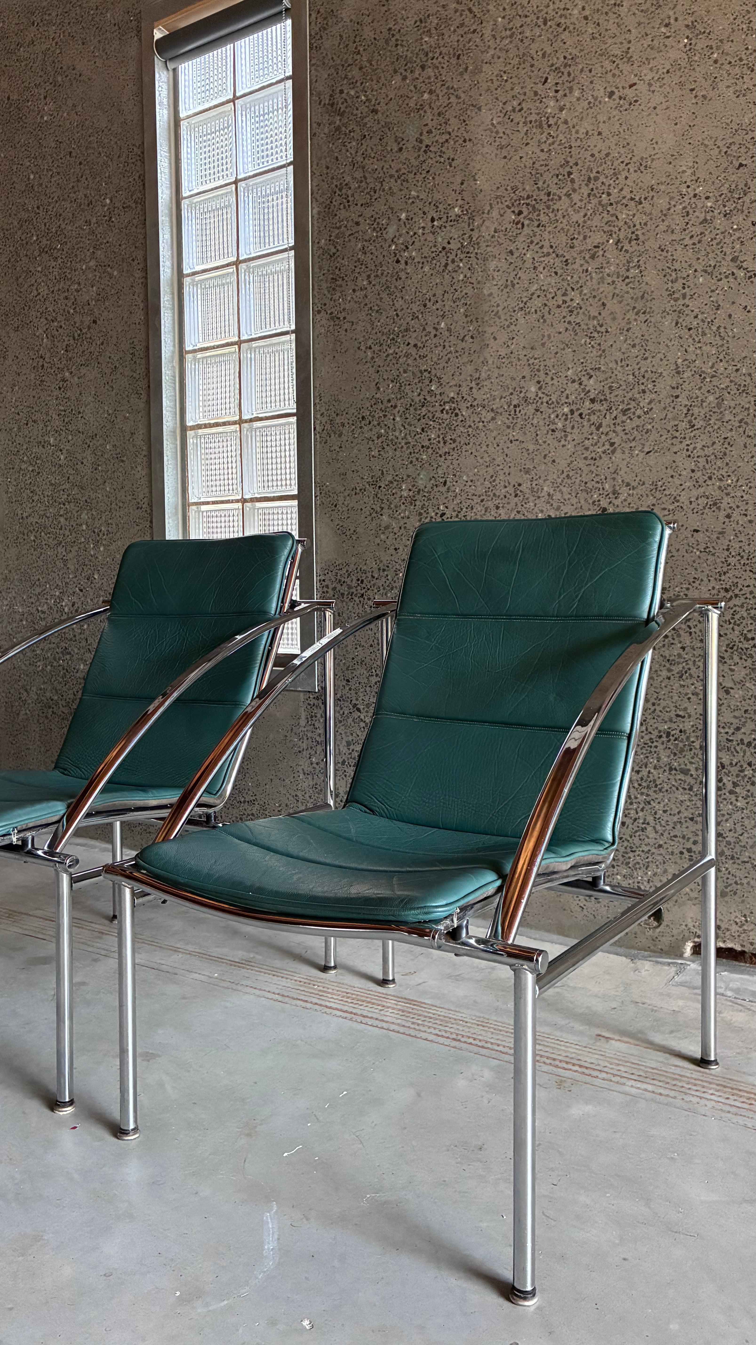 CHROME AND LEATHER LOUNGE CHAIR 1970s