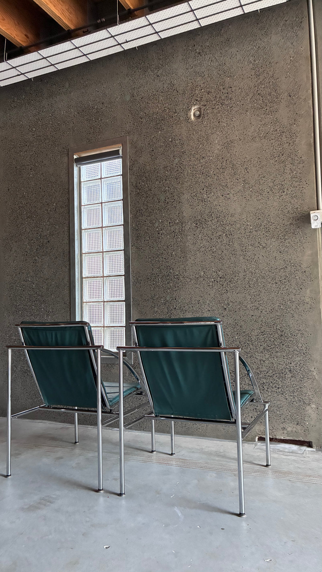 CHROME AND LEATHER LOUNGE CHAIR 1970s