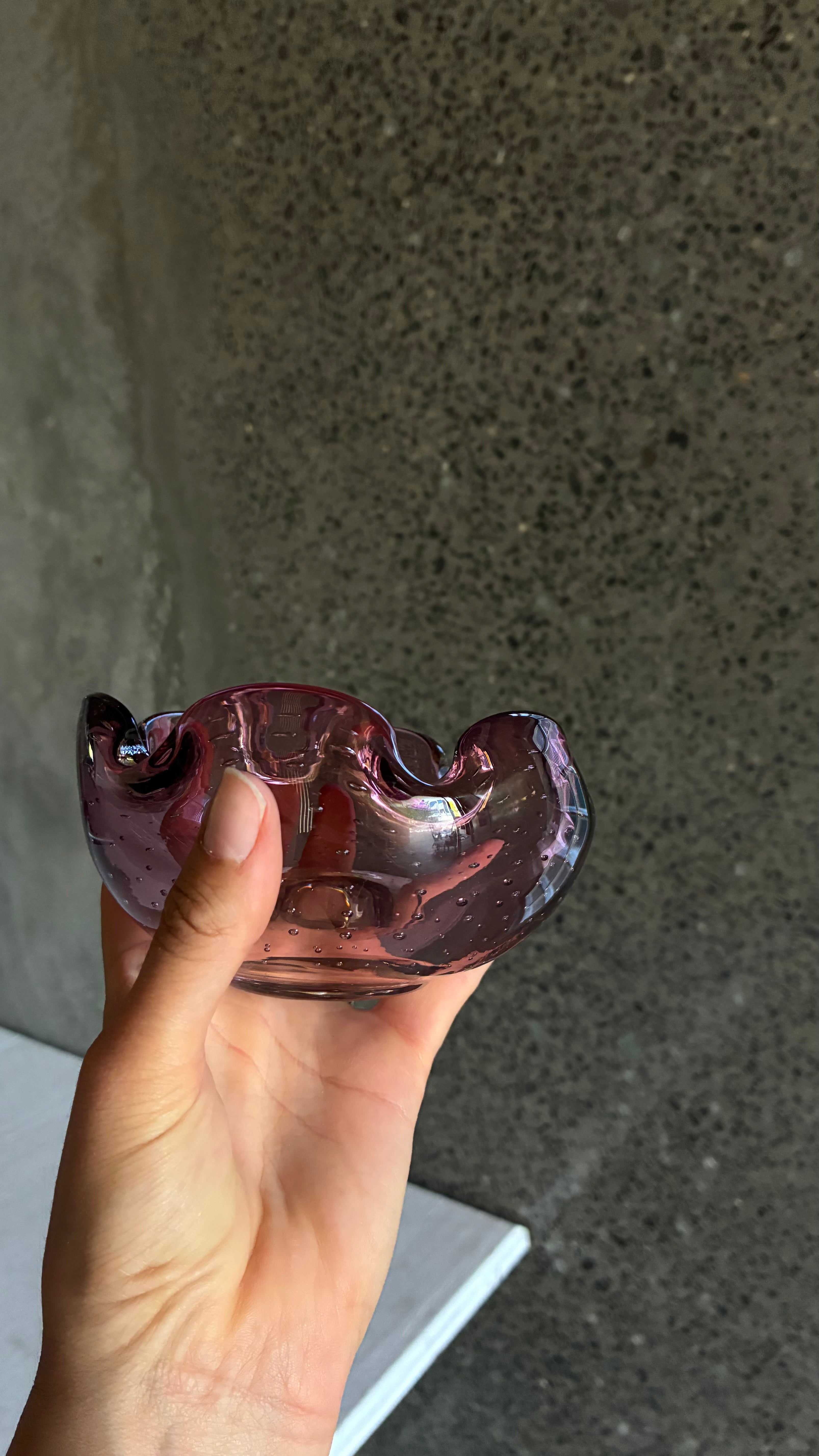 AMETHYST MURANO GLASS BOWL WITH CONTROLLED BUBBLES, ITALY 1960s