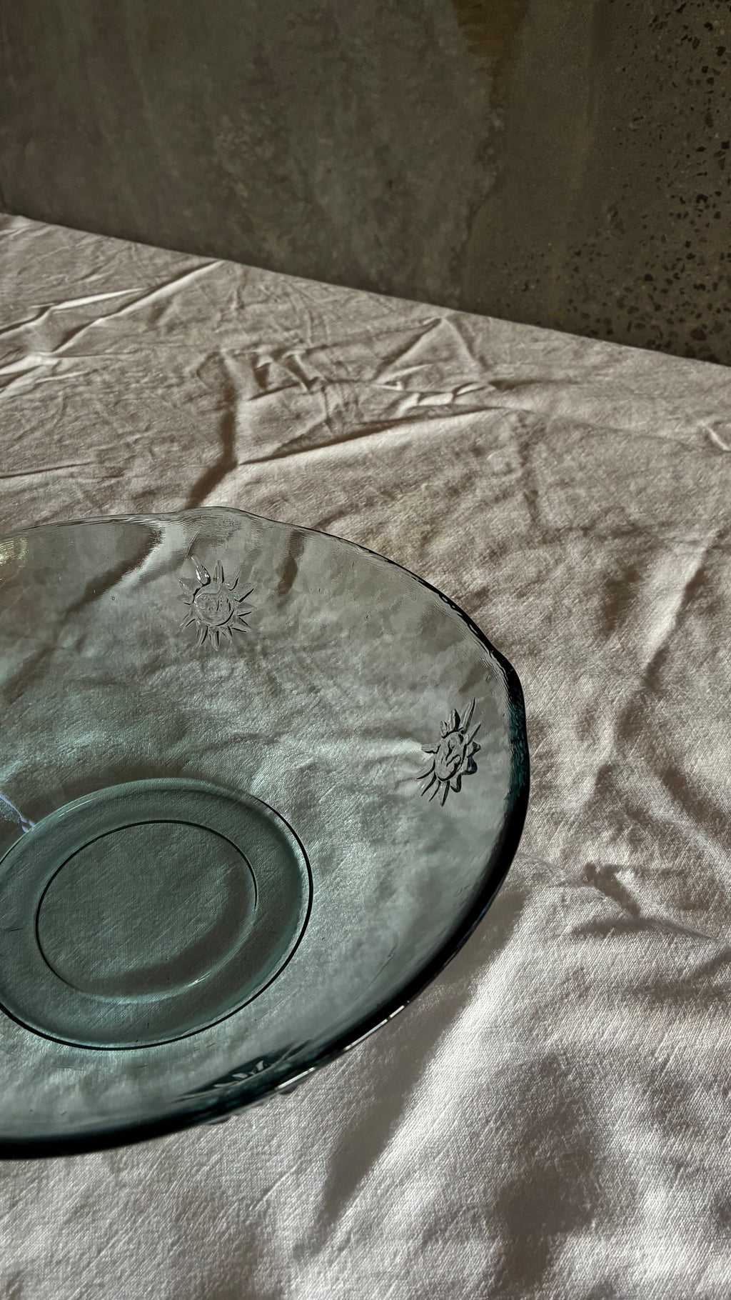 SPANISH GLASS BOWL WITH SUN MOTIF 1970S