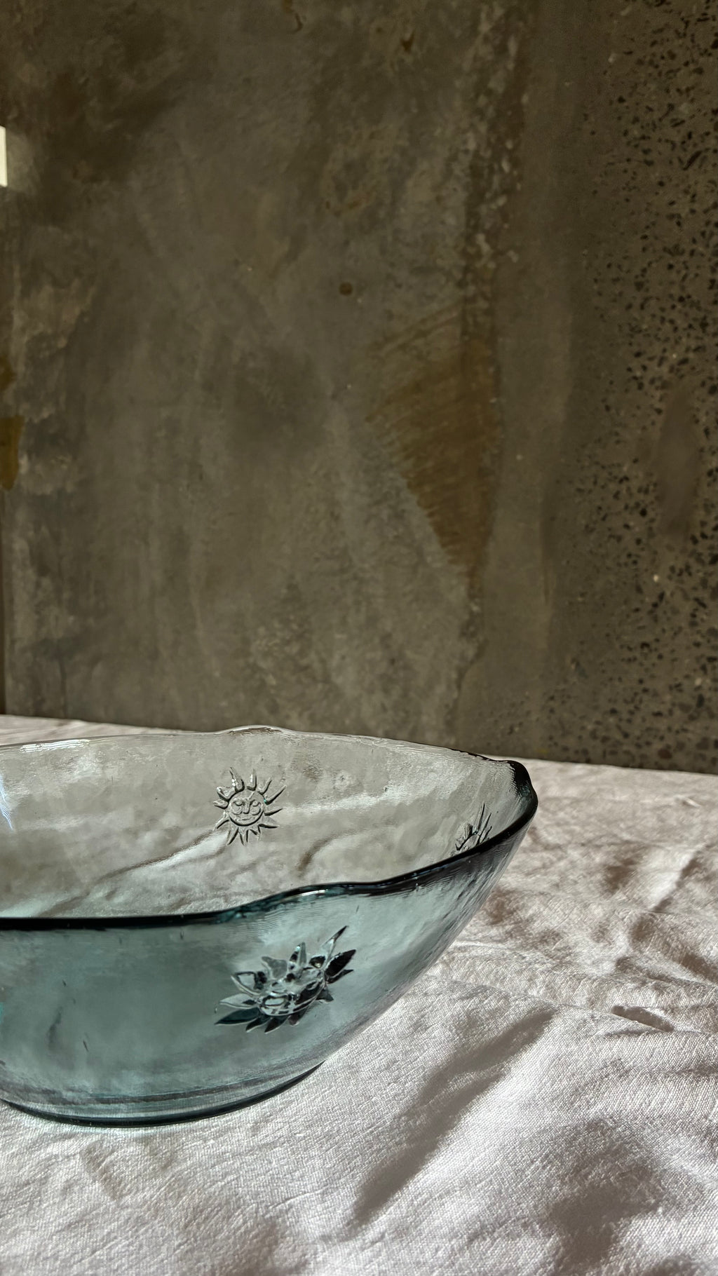 SPANISH GLASS BOWL WITH SUN MOTIF 1970S