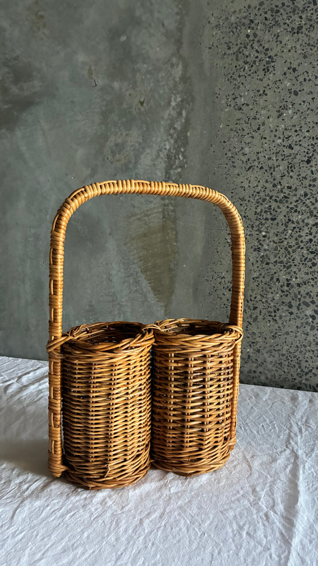 VINTAGE RATTAN DOUBLE WINE CARRIER 1980s