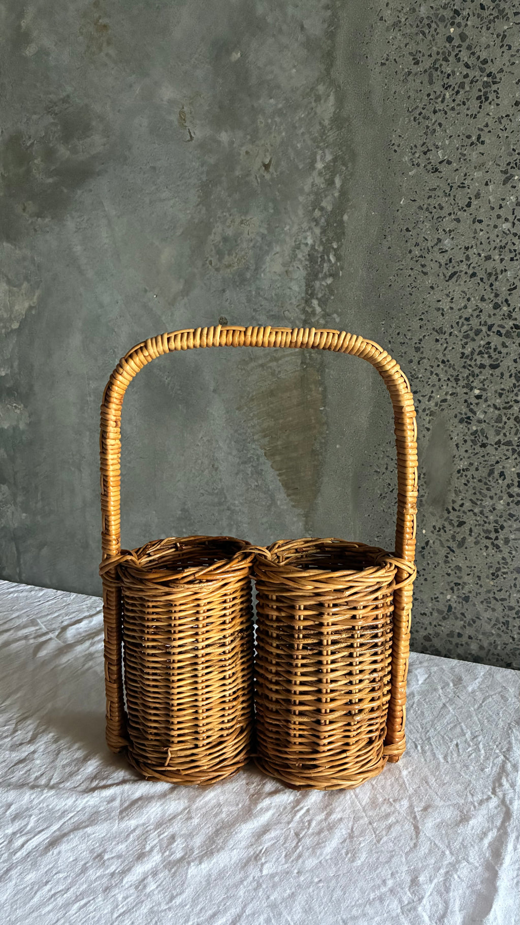 VINTAGE RATTAN DOUBLE WINE CARRIER 1980s