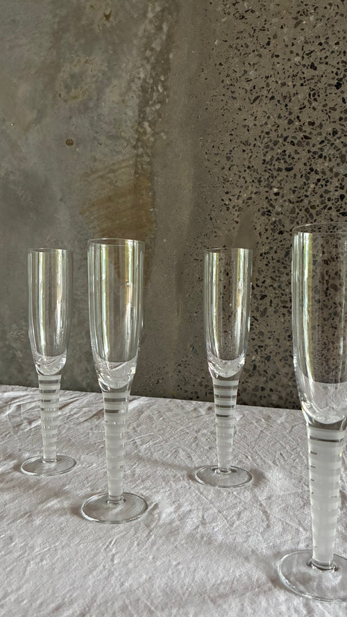 BODA NOVA CHAMPAGNE FLUTES (SET OF 5)