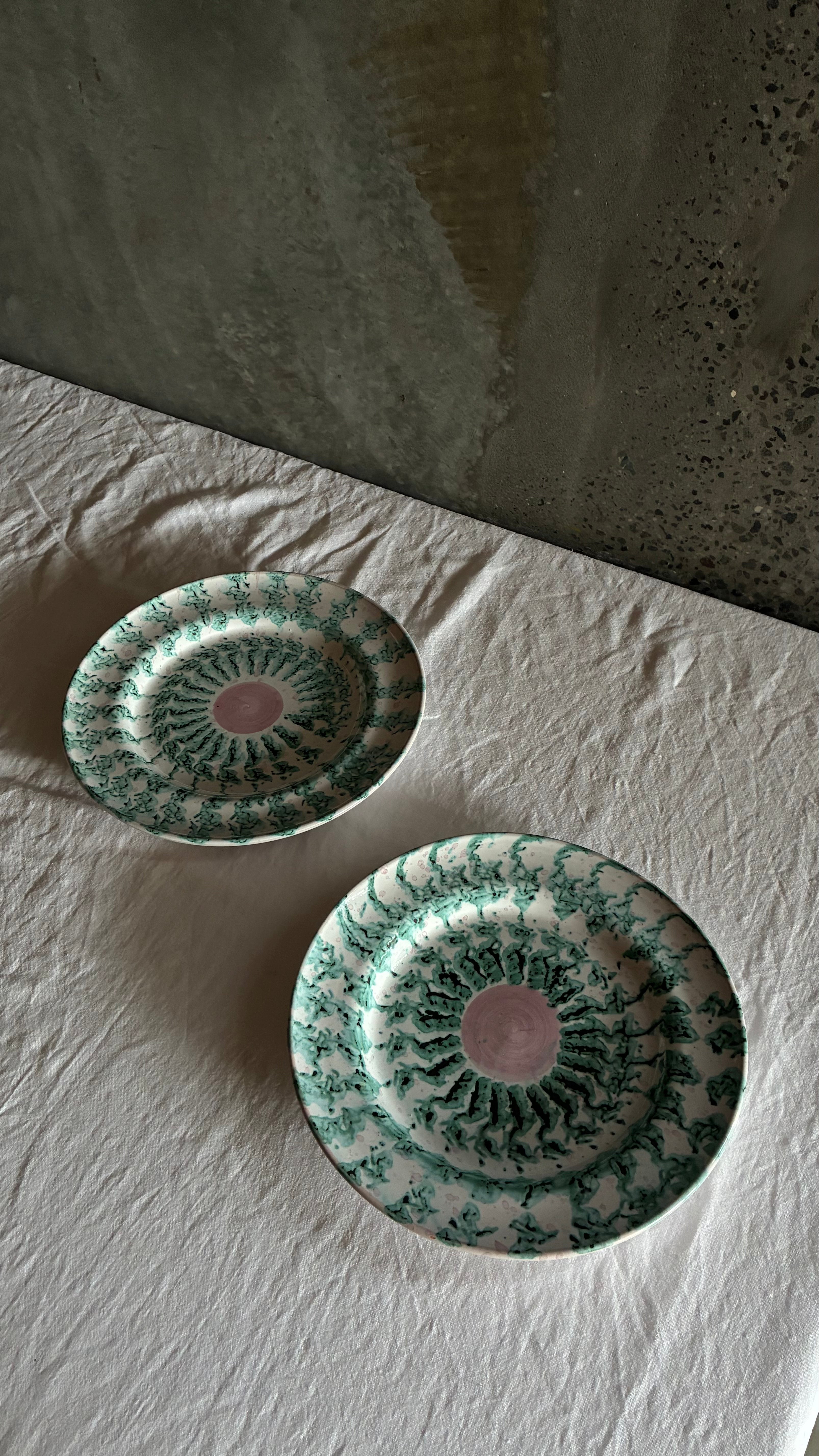 GLAZED CERAMIC ITALIAN PLATE SET