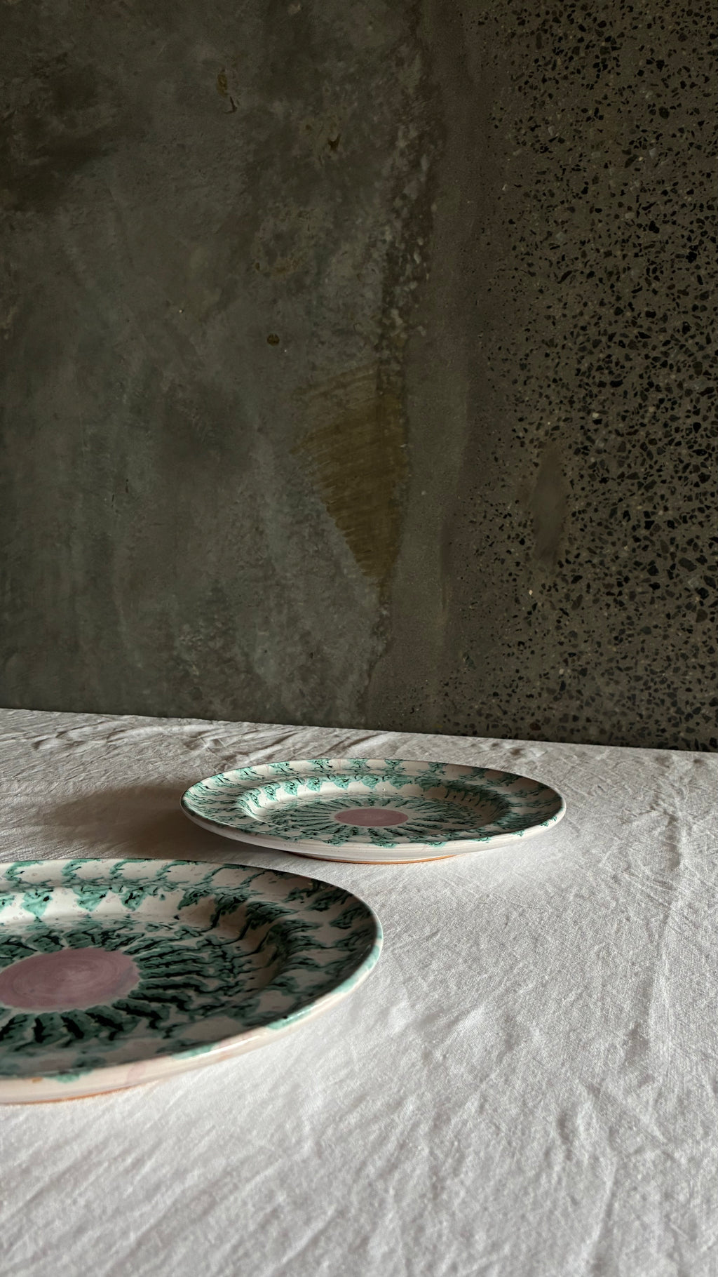 GLAZED CERAMIC ITALIAN PLATE SET