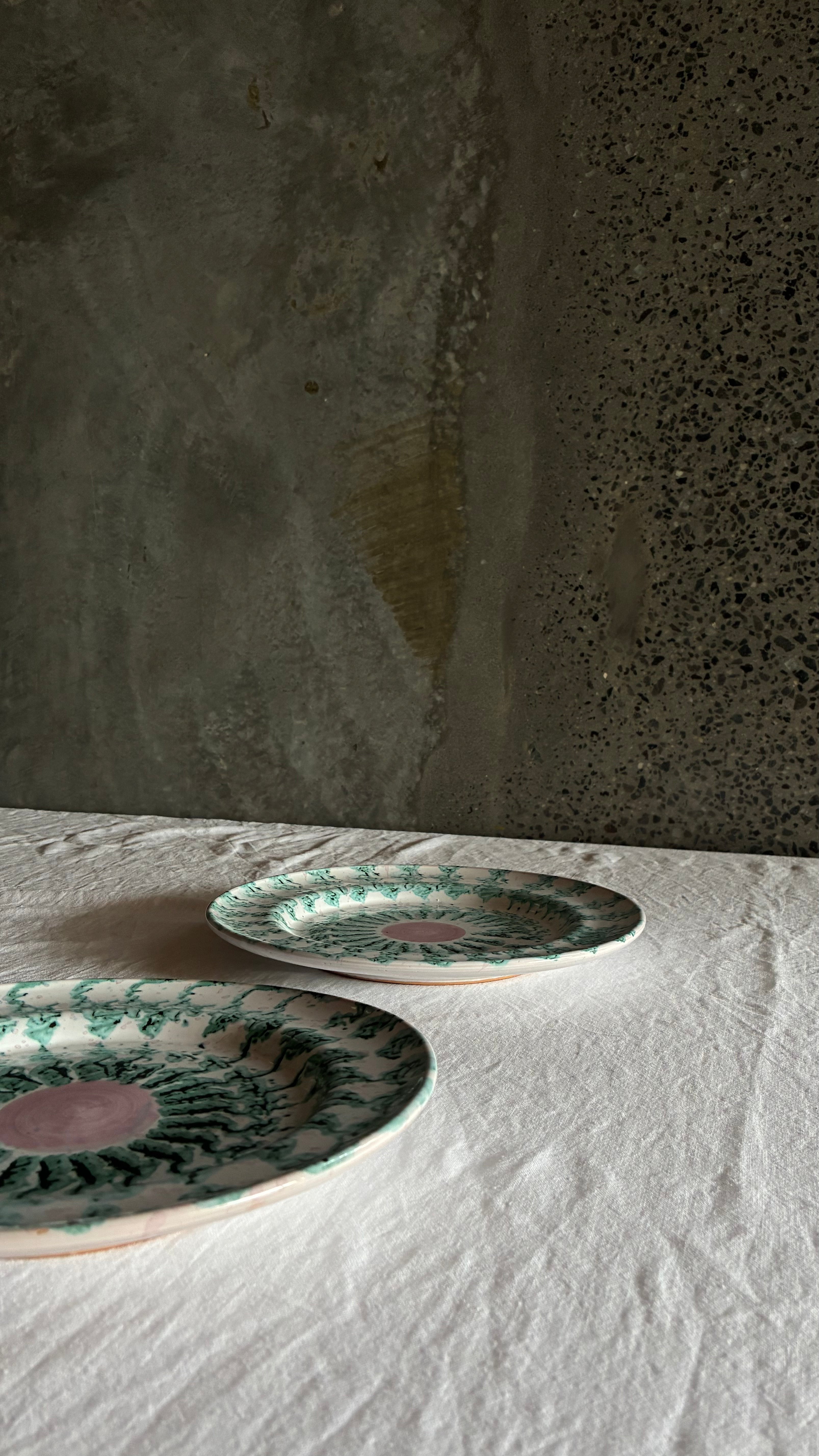 GLAZED CERAMIC ITALIAN PLATE SET