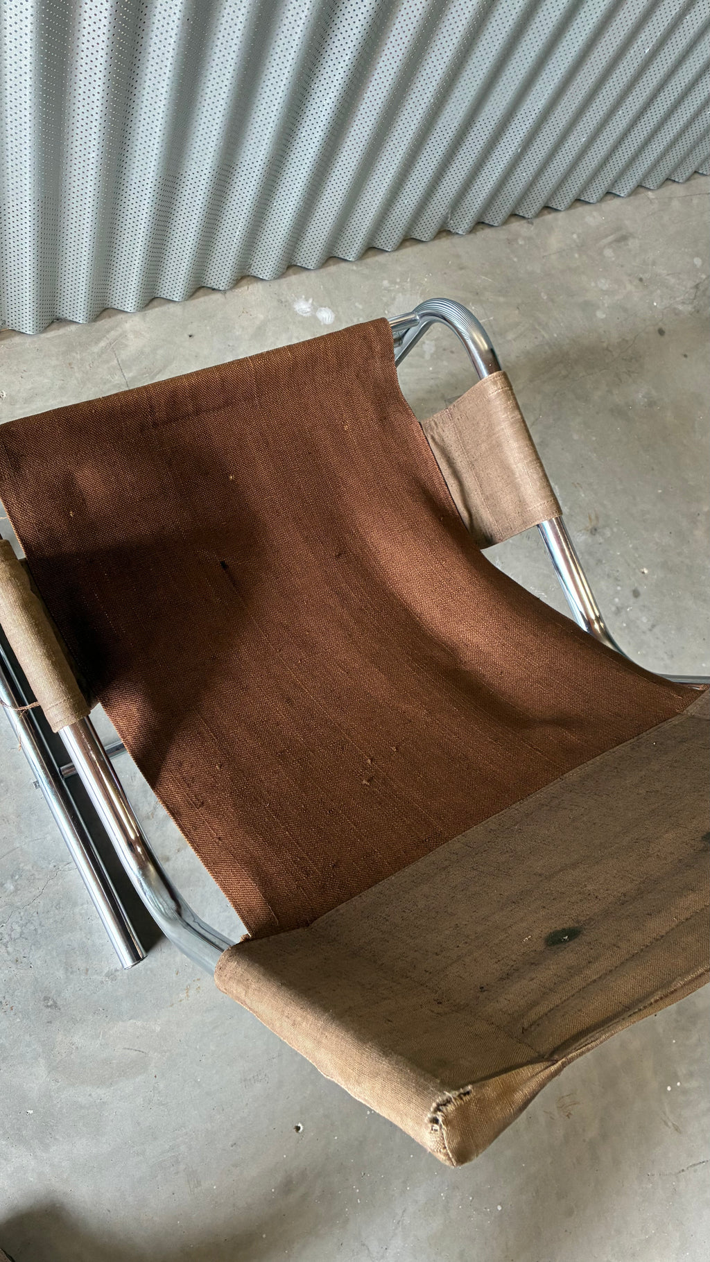 CANTILEVER LOUNGE CHAIR