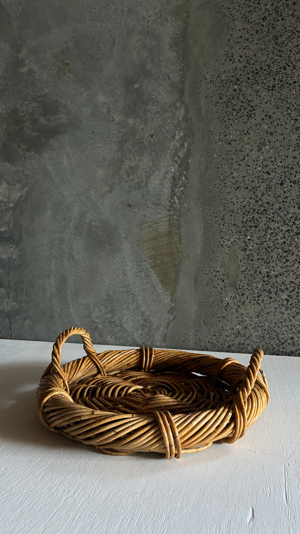 VINTAGE JAPANESE RATTAN SPIRAL TRAY 1960s