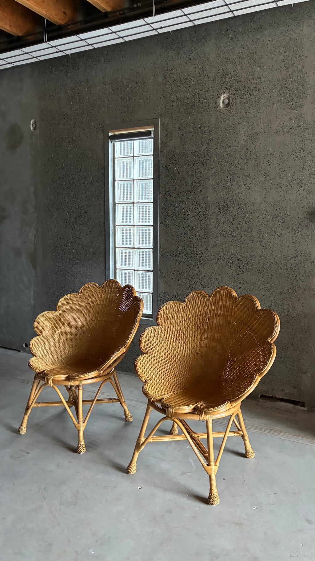 VINTAGE RATTAN SHELL CHAIR