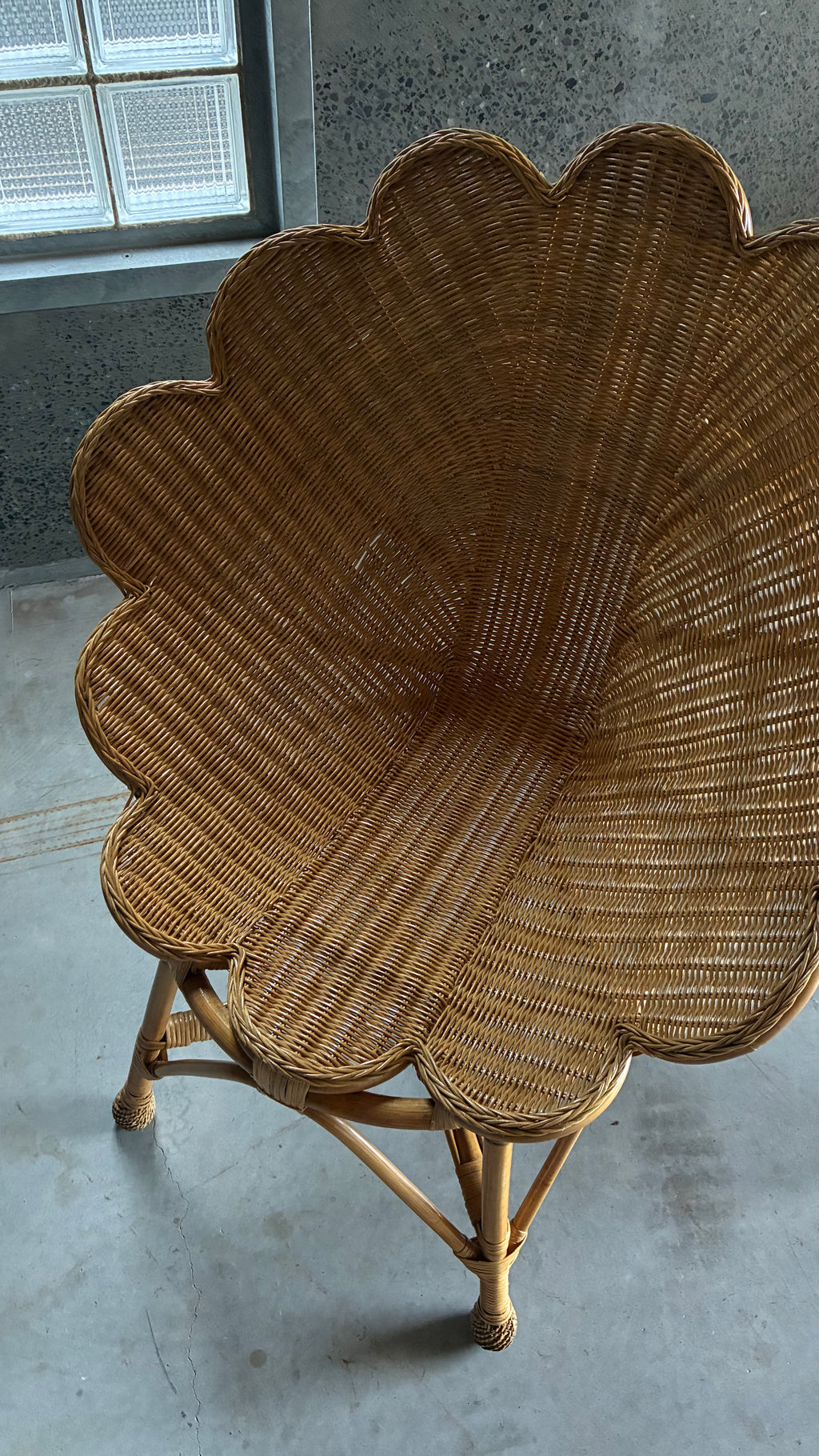 VINTAGE RATTAN SHELL CHAIR