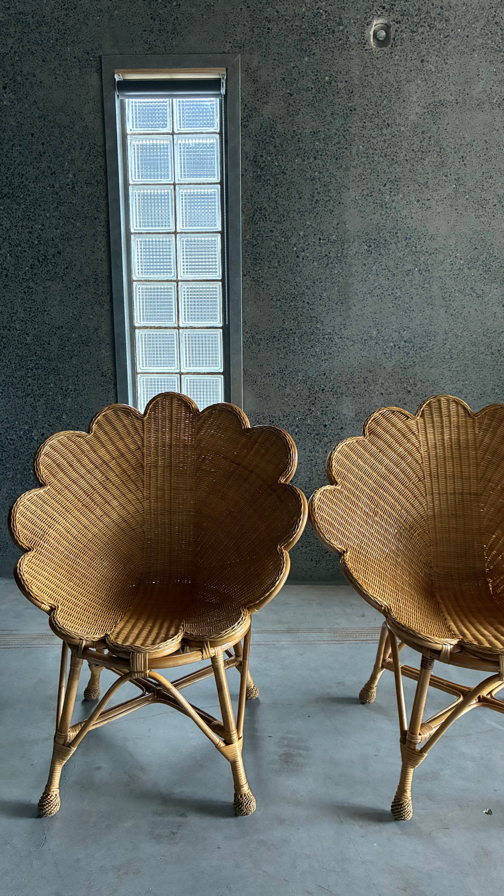 VINTAGE RATTAN SHELL CHAIR