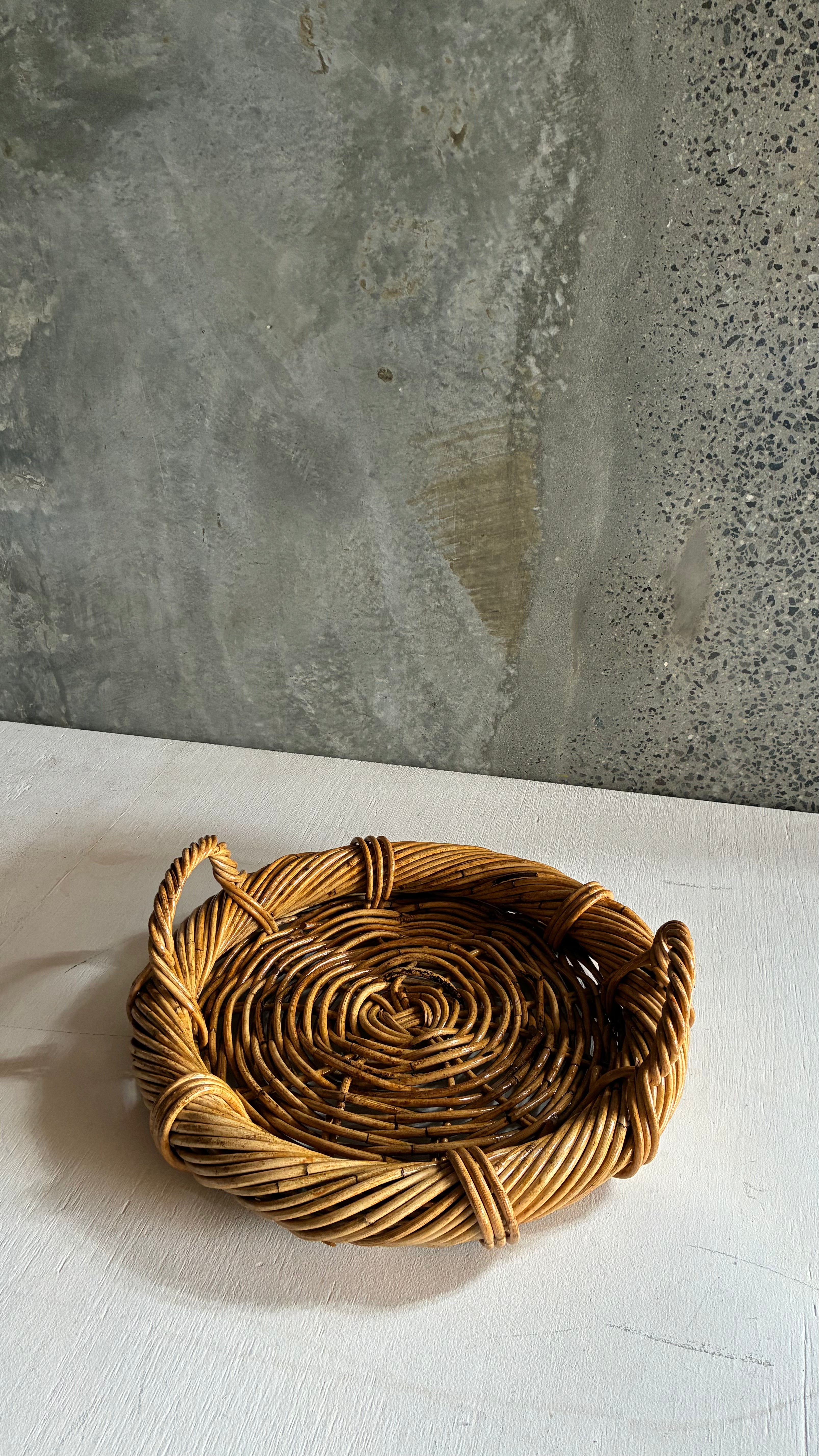 VINTAGE JAPANESE RATTAN SPIRAL TRAY 1960s