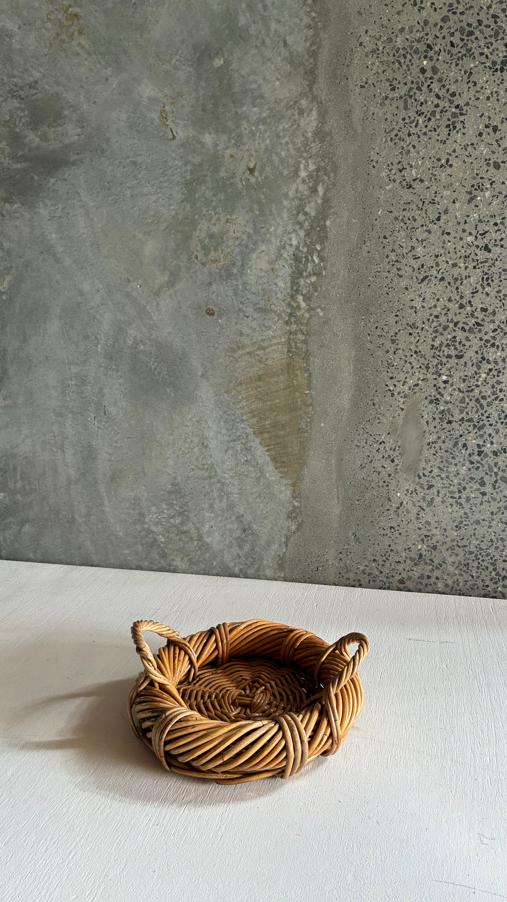 VINTAGE JAPANESE RATTAN SPIRAL TRAY 1960s