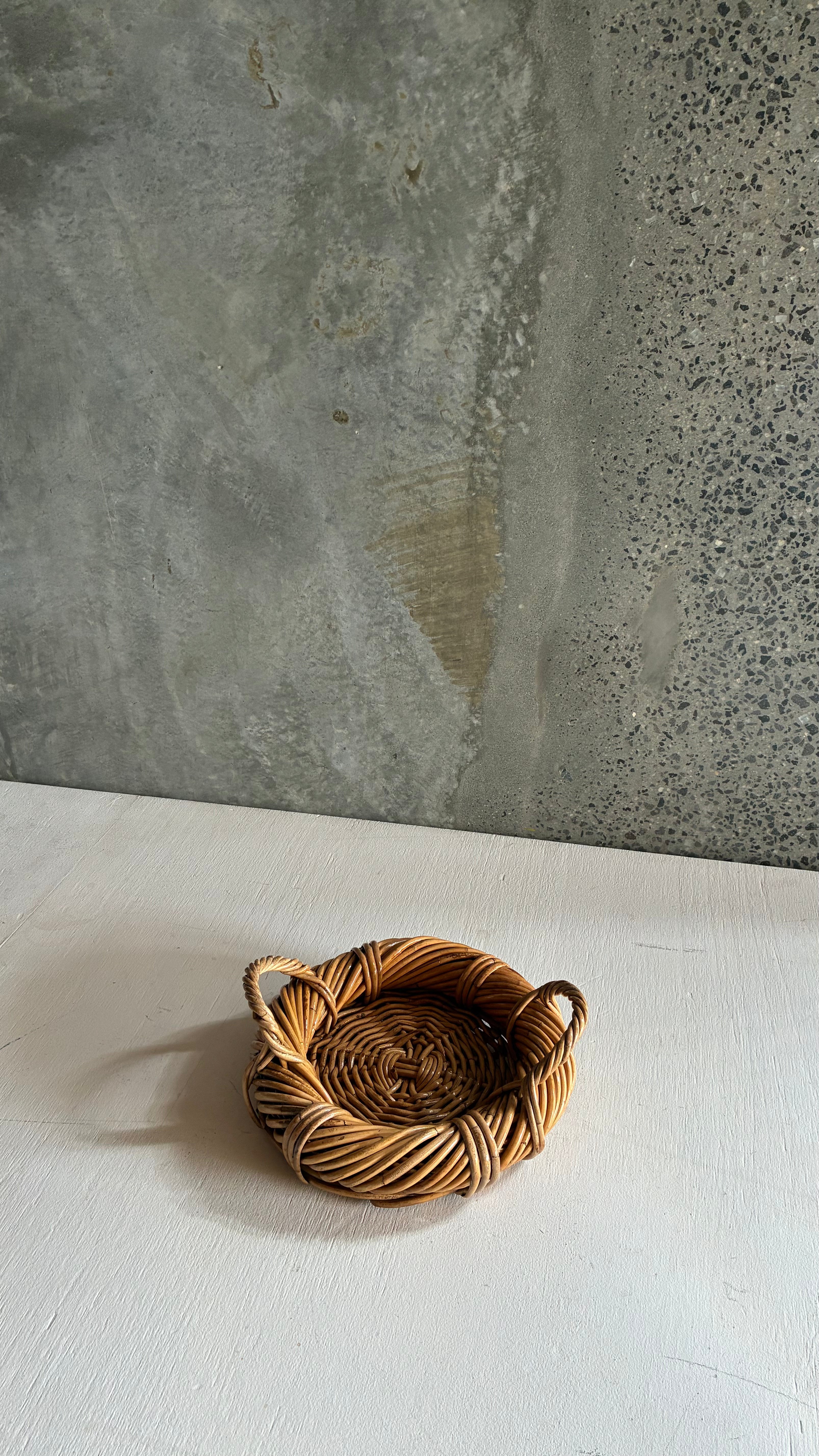 VINTAGE JAPANESE RATTAN SPIRAL TRAY 1960s